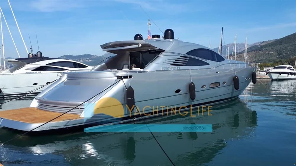 Pershing 76