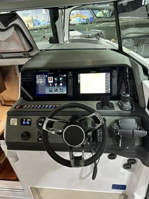 Axopar 38 Cross Cabin 2