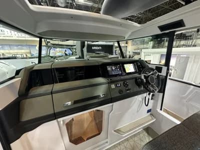 Axopar 38 Cross Cabin 5