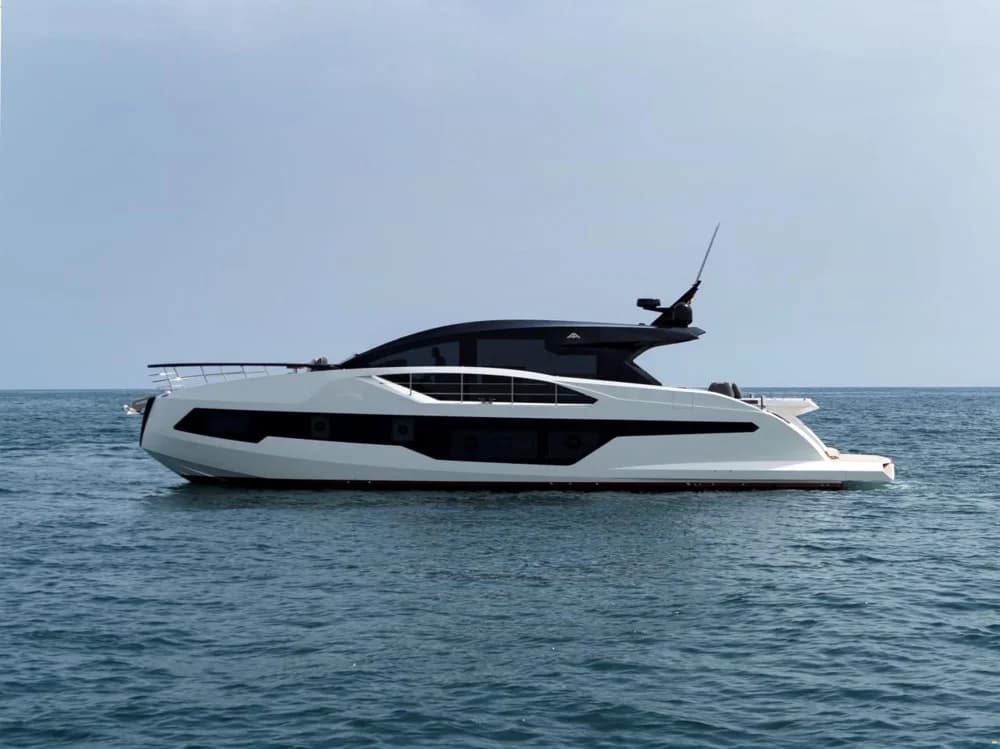 Astondoa 677 Coupe