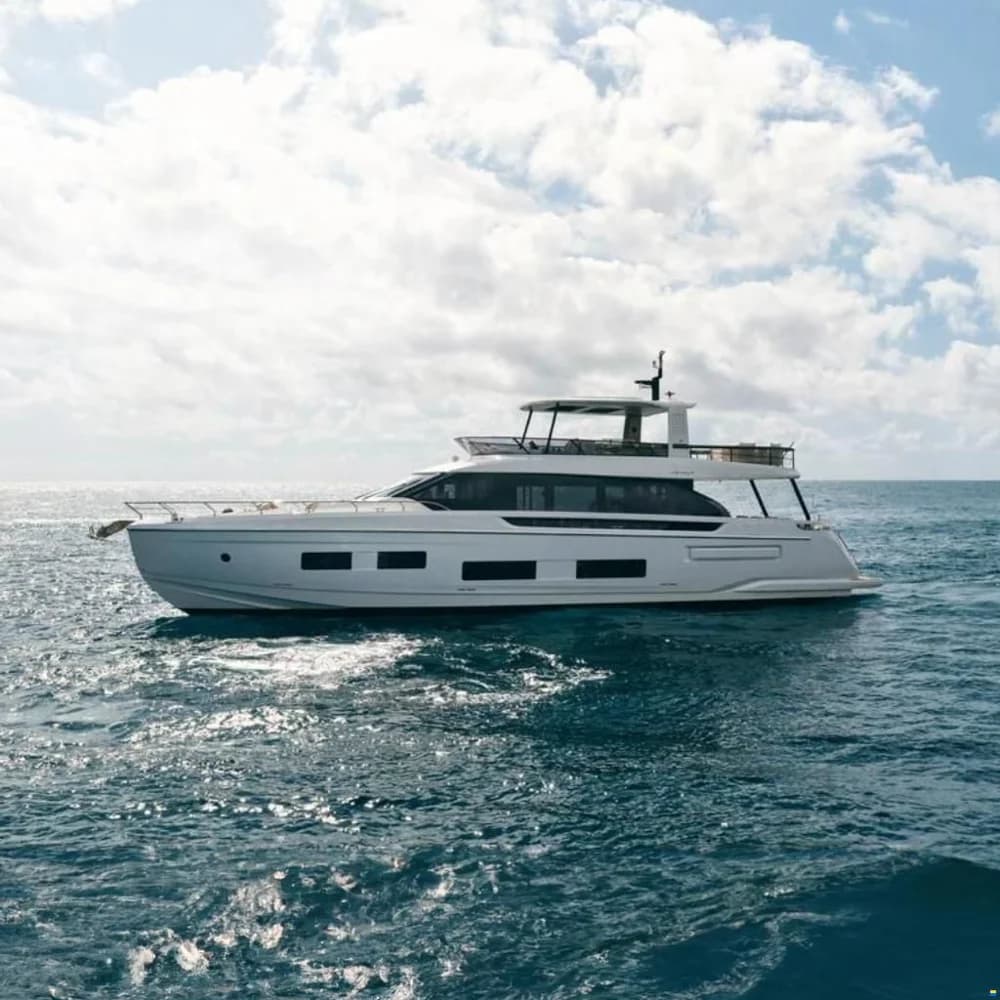 Azimut Fly 82