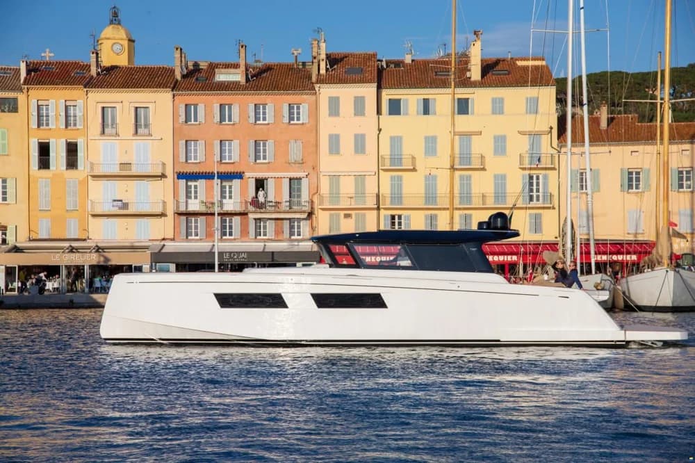 PARDO GT52