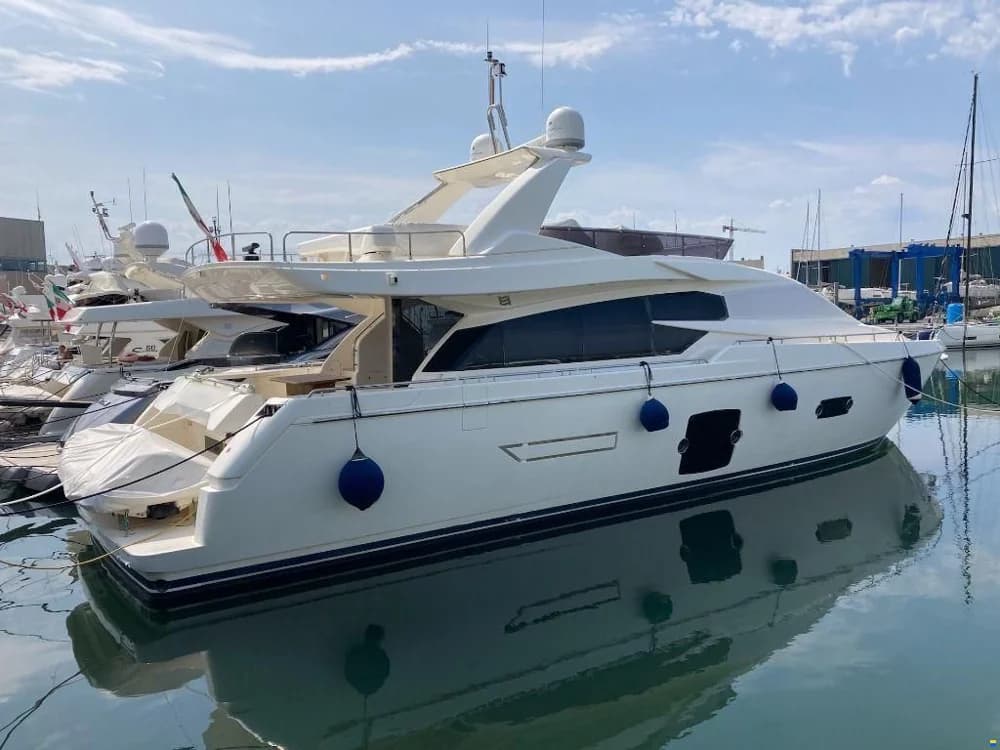 Ferretti 720