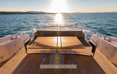 Cayman Yachts S520 4