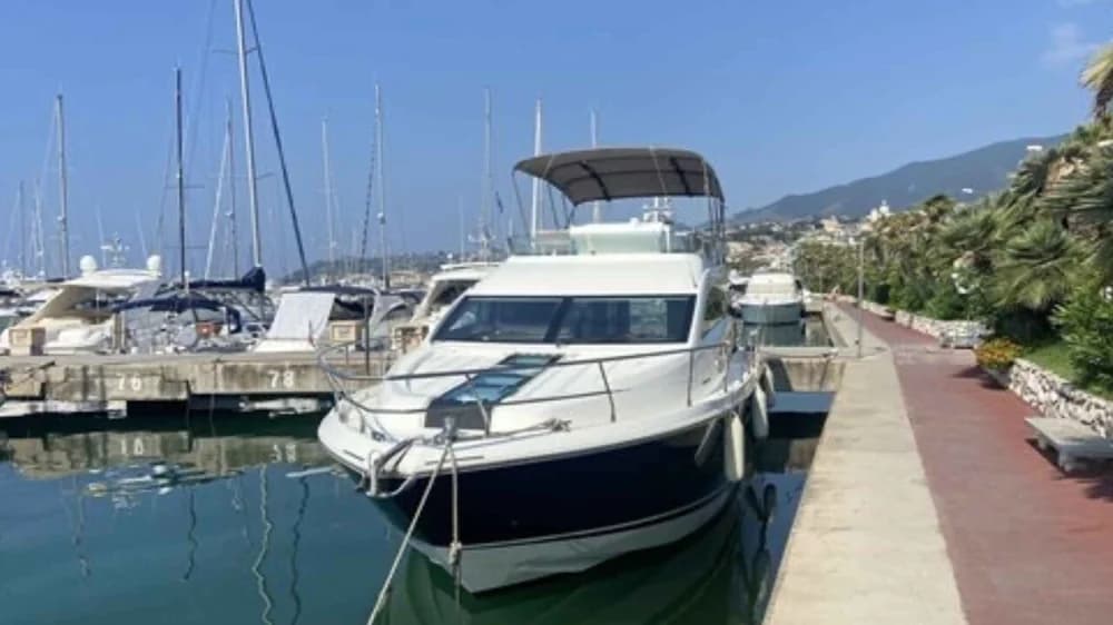 Fairline Squadron 42