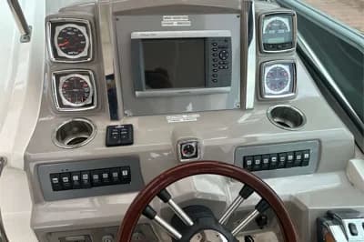 2011 Chaparral 310 Signature 3