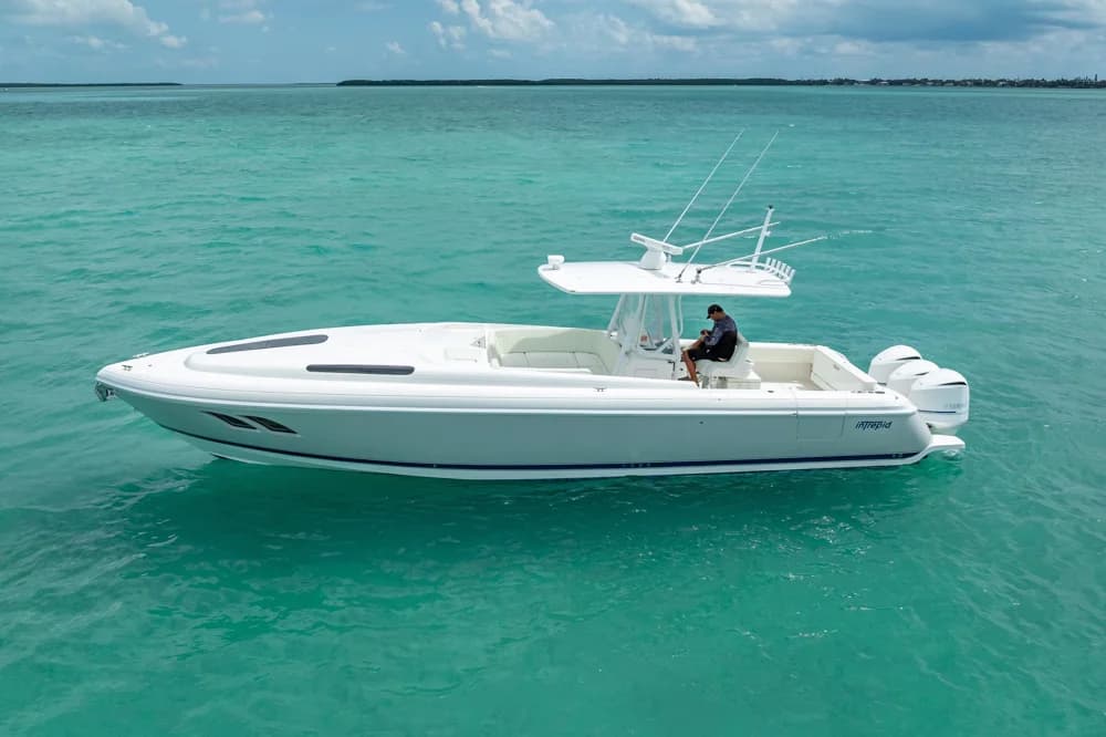 2015 Intrepid 400 Cuddy