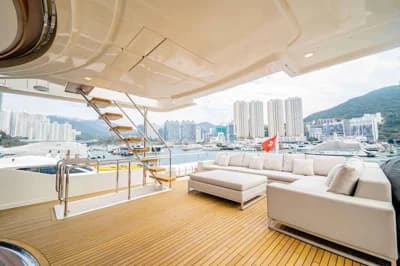Ferretti Custom Line Navetta 28 4