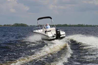 Boston Whaler 170 Dauntless 4
