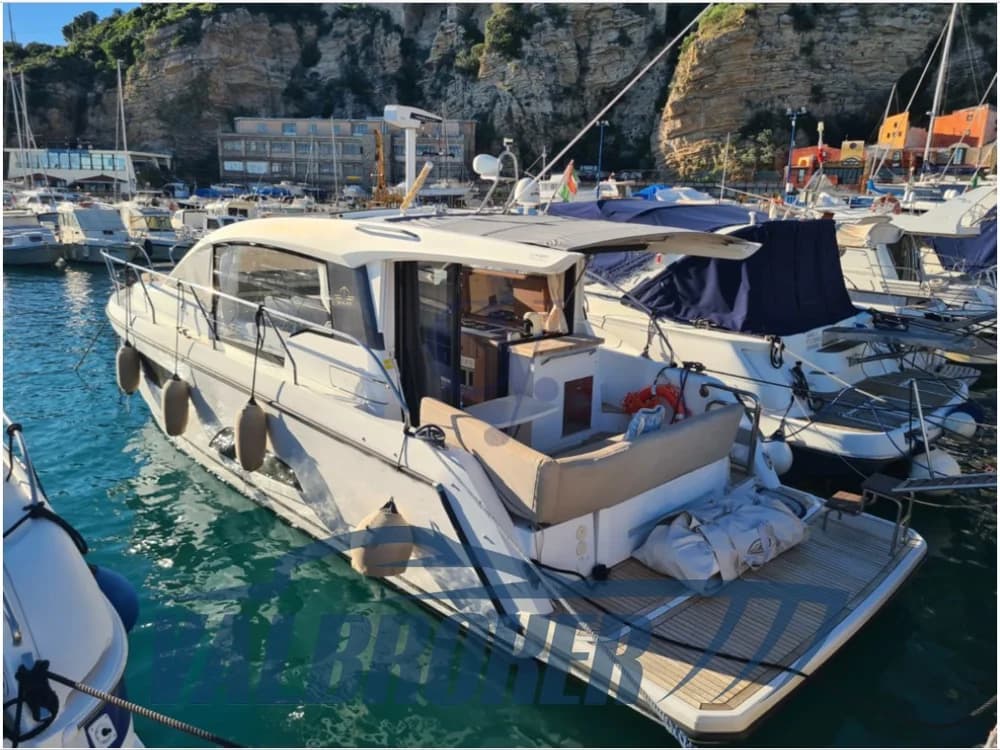 Sealine C330