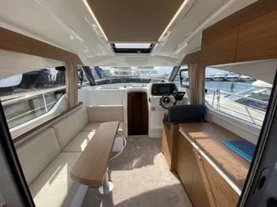 SPIRIT 31 HT OUTBOARD 3