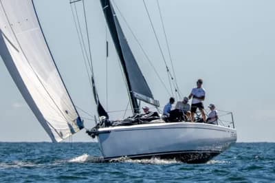 2018 Neo 350 | 35.4 ft 2