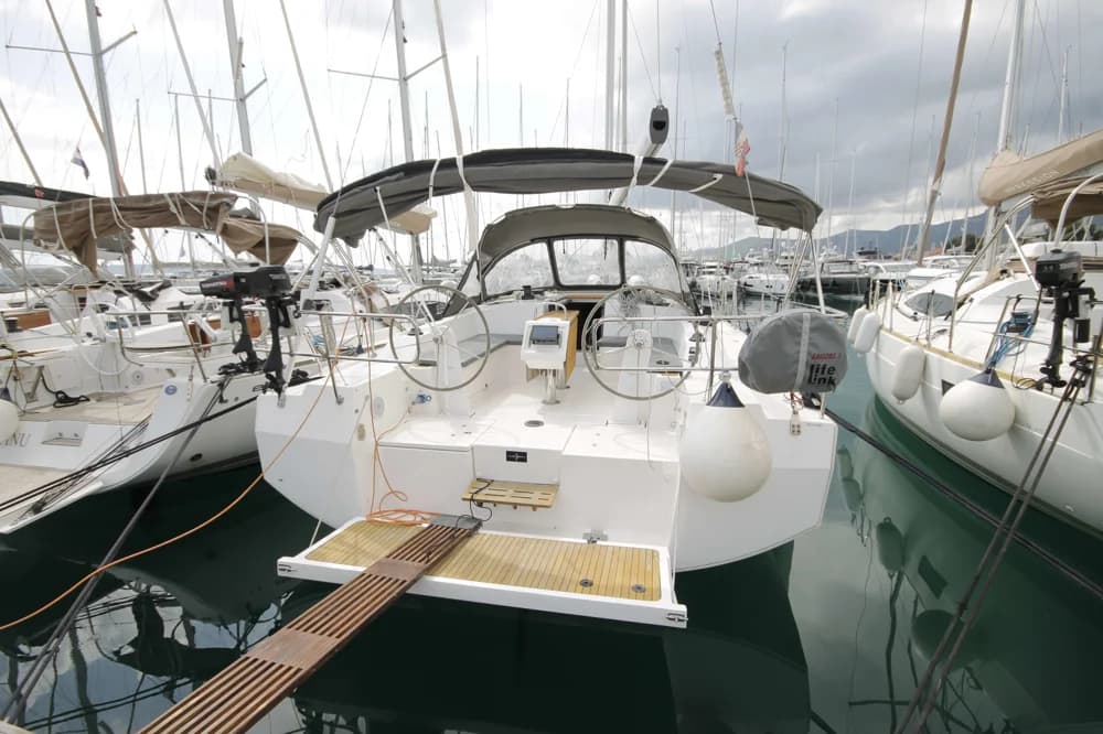 BAVARIA C42