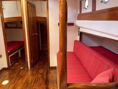 1953 Custom Perama | 55.1 ft 3