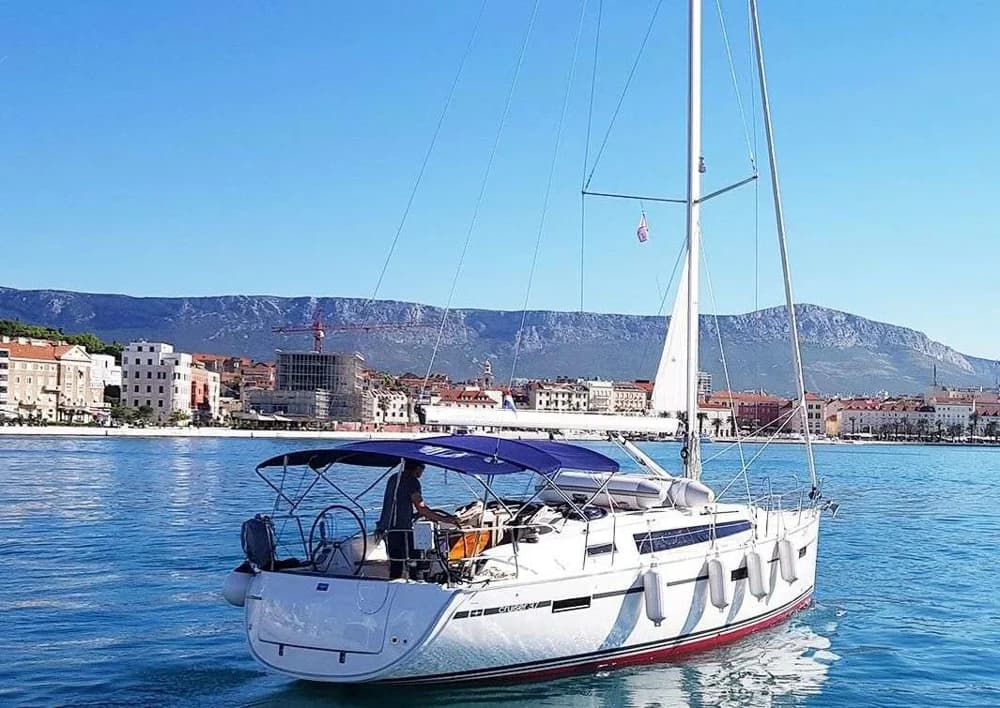 BAVARIA 37 CRUISER