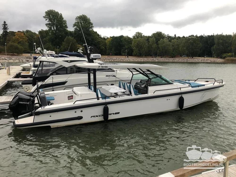 Axopar 37 Sun TOP, Brabus LINE