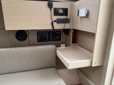 Beneteau Oceanis 35.1 3