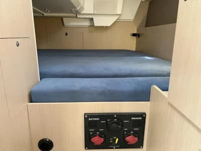 Beneteau Oceanis 35.1 5