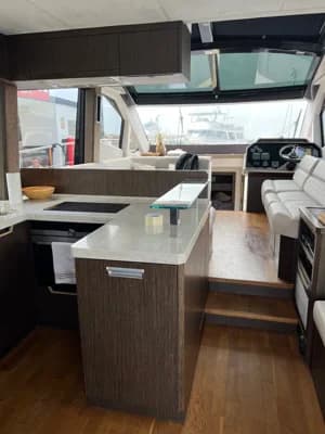 Galeon 510 Skydeck 2