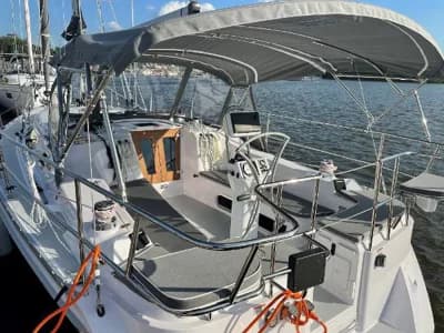 2021 Catalina 355 2