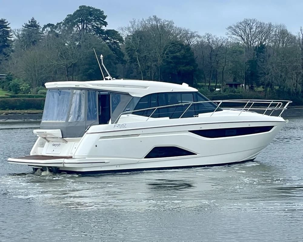 Bavaria R40