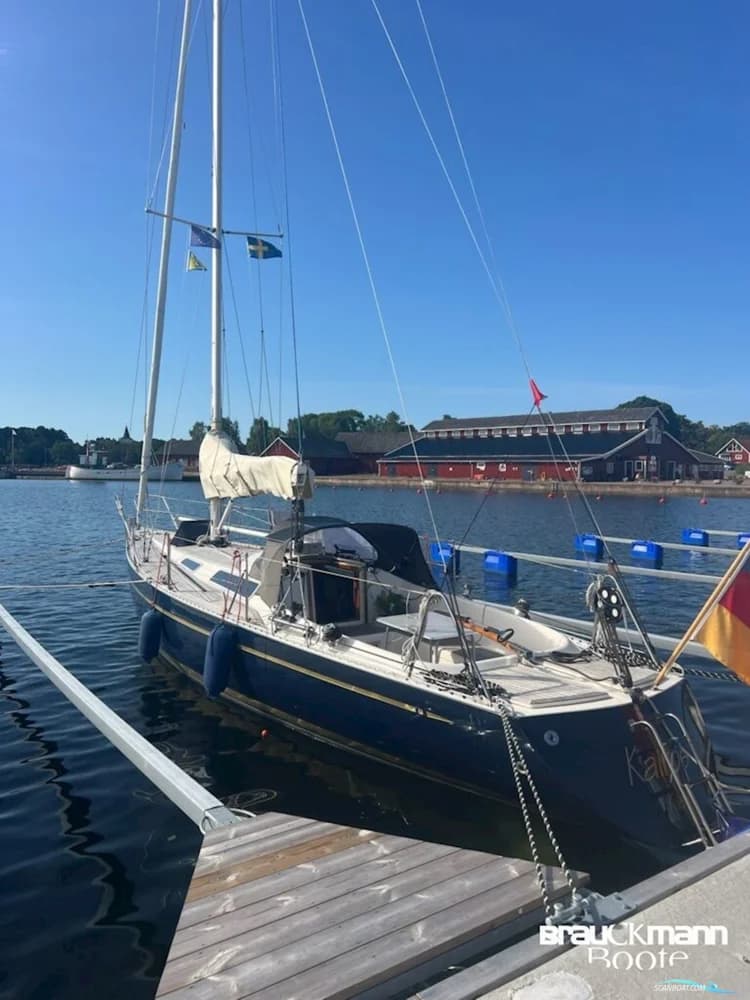 Helmsman Yachts 1200
