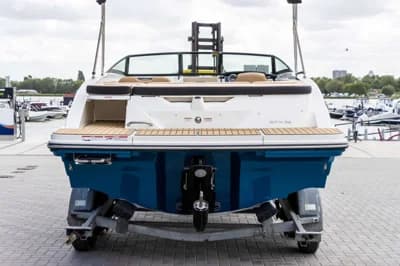 Sea Ray SPX 210 4