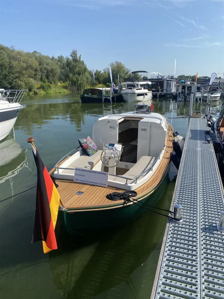 Yachtwerft Hamburg Elektro Tuckerboot 22f