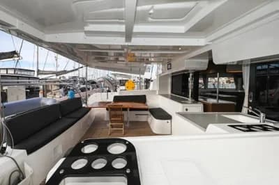 2020 Lagoon 46 | 45.9 ft 3