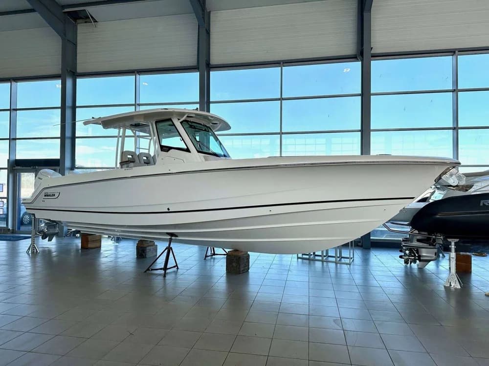 Boston Whaler Outrage 360