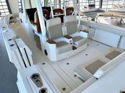 Boston Whaler Outrage 360 4