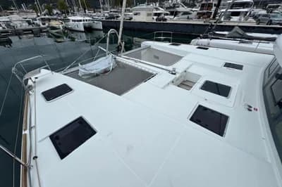 2019 Lagoon 52 F | 52 ft 3
