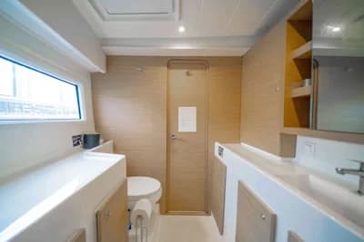 2022 Lagoon 42 | 42 ft 5
