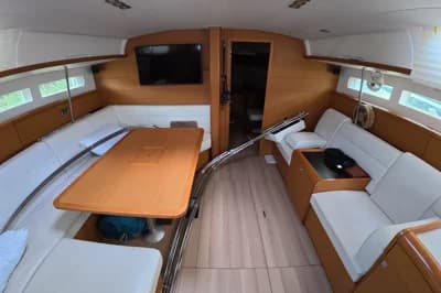 2016 Jeanneau Sun Odyssey 519 | 51 ft 5