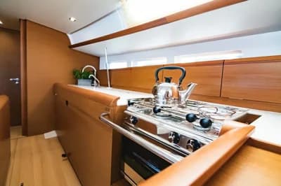 2019 Jeanneau Sun Odyssey 519 | 52ft 3