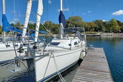 2000 Saga 35 | 35.5 ft 2