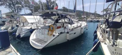 2001 Beneteau Oceanis 411 | 41.0 ft 2