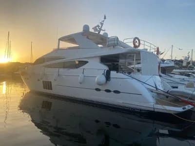 2011 Princess 85 Motor Yacht 2