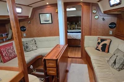 2009 Tartan 4300 | 43.1 ft 3