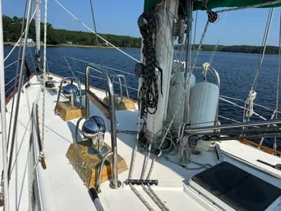 1990 Pacific Seacraft Crealock 44 Boat for Sale in Chester 4