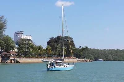 1989 Bruce Roberts Offshore 38 | 38.2 ft 2
