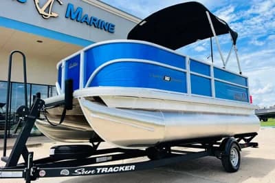2026 Sun Tracker Party Barge 16 DLX 2
