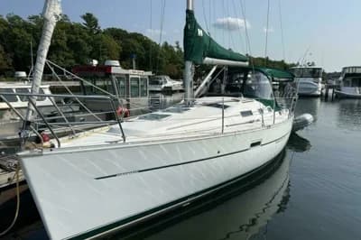 2004 Beneteau 323 | 32 ft 2