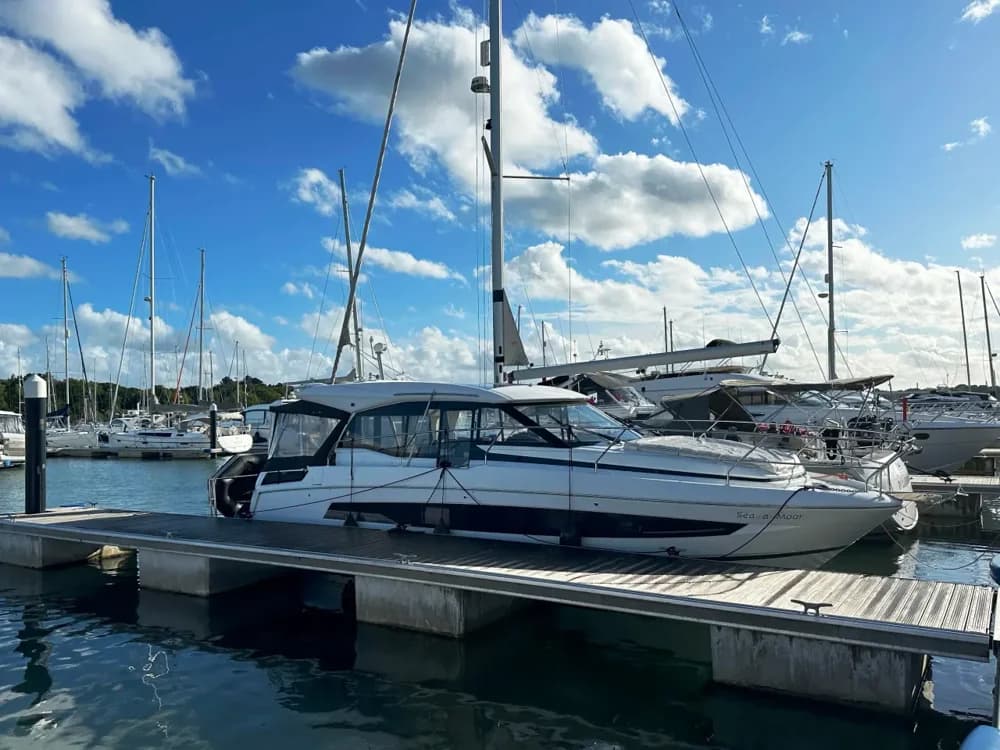 2022 Jeanneau NC 37 Boat for Sale in Lower Swanwick