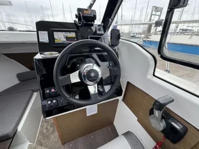 2019 Jeanneau Merry Fisher 695 Boat for Sale in Portland 3