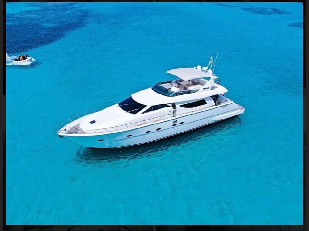 2002 Uniesse 72 Flybridge Boat for Sale in Olbia