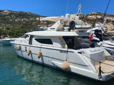 2002 Uniesse 72 Flybridge Boat for Sale in Olbia 2