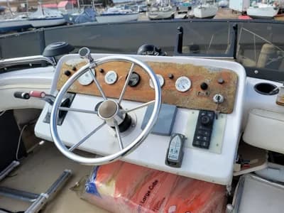1981 Mainship 34 Trawler | 34 ft 3