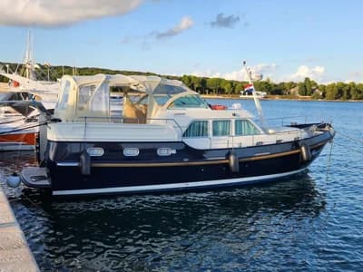 2008 Linssen 430 AC Mark II | 44.3 ft 2