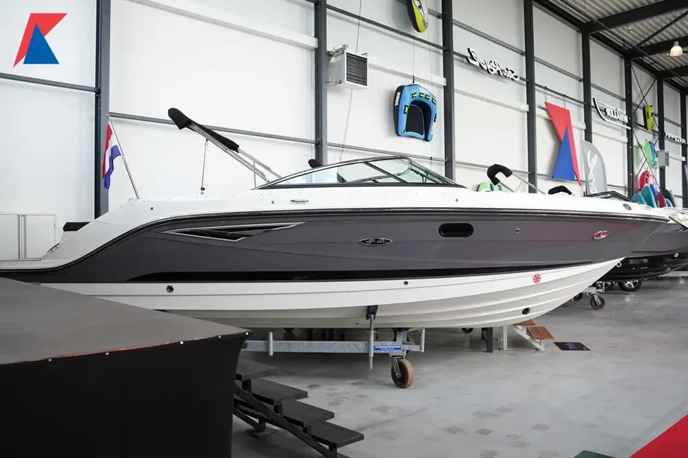 Sea Ray SLX 250 Boat for Sale in At Sales Office
